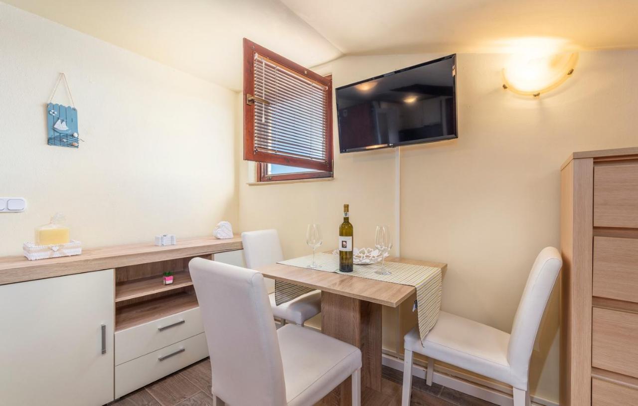 Apartment Zeljka โปเรช ภายนอก รูปภาพ